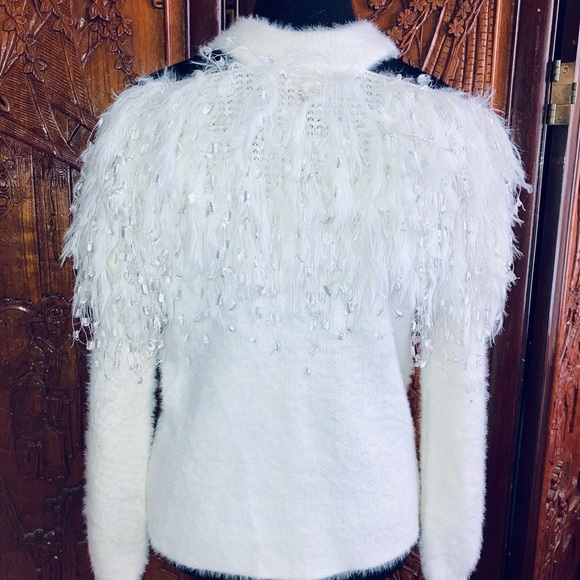 Main Strip warm fuzzy fringe sweater top - Picture 6 of 9